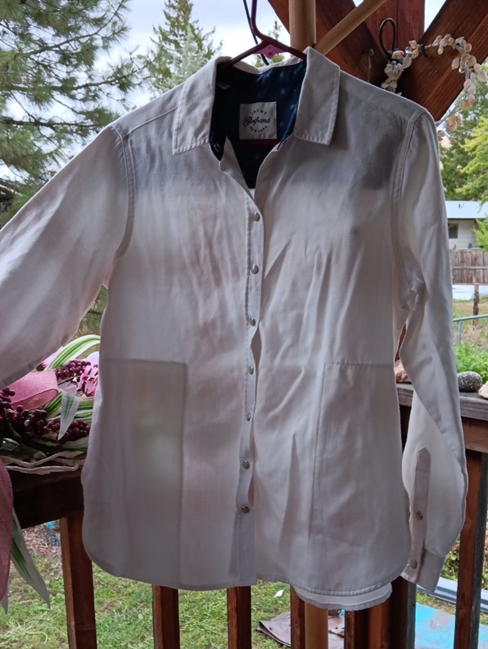 JACHS For Women Or Men White Long-Sleeve Button-Down Shirt